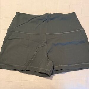 Lululemon Nulu Shorts with Pockets - Dark Forest